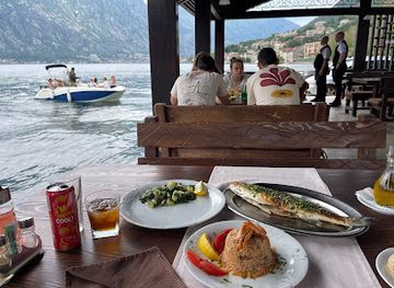 montenegro/perast/restaurant/marius