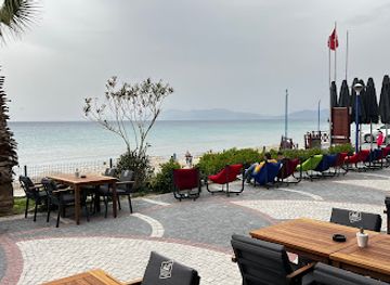 turkiye/kusadasi/ladies-beach/restaurant/kiwi-restaurant