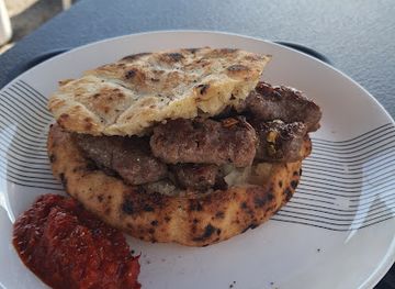 luxembourg/wiltz/restaurant/le-140-c-food-truck