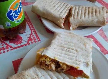 benin/ganvie-village/restaurant/sweet-food-benin