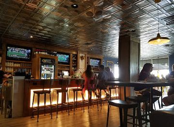 delaware/trap-pond-state-park/restaurant/pig-publican