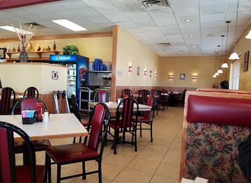 illinois/waukegan/restaurant/carmen-s-pancake-house