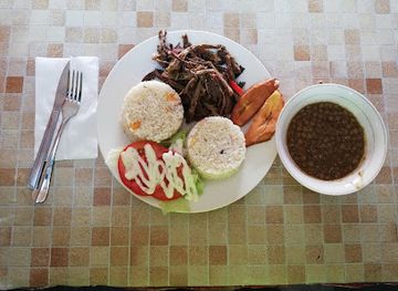 panama/colon/restaurant/restaurante-paladares-mar-tierra