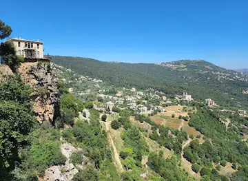 Al shallal jezzine مطعم الشلال جزين