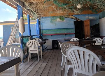 the-bahamas/freeport/restaurant/cleveland-s-beach-club