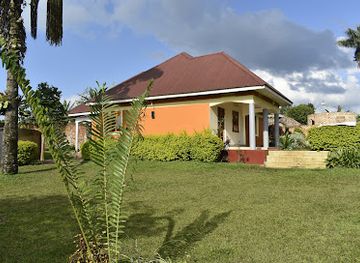 uganda/fort-portal/restaurant/palm-gardens