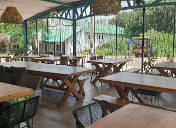 zimbabwe/mana-pools-national-park/restaurant/marula