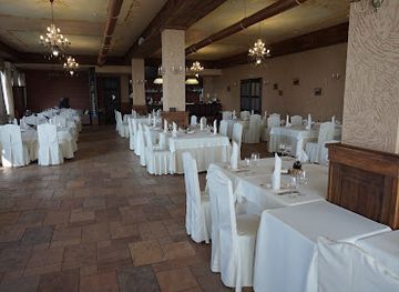 moldova/codru-national-park/restaurant/chateau-vartely