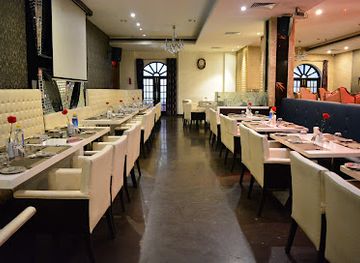 india/lucknow/hazratganj/restaurant/royal-sky