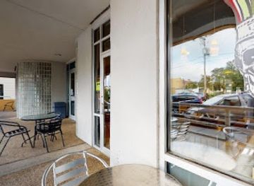 mississippi/jackson/fondren/restaurant/basil-s