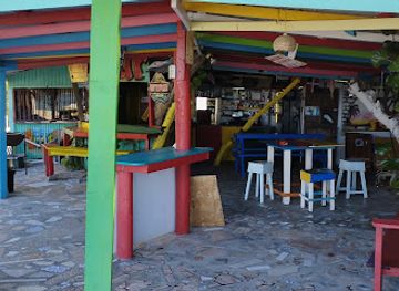 grenada/saint-patrick/restaurant/off-d-hook-bar-grill