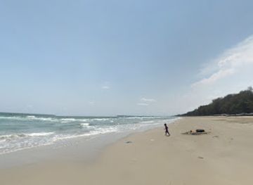 thailand/rayong/mae-ram-phueng-beach/restaurant/nong-por-seafood