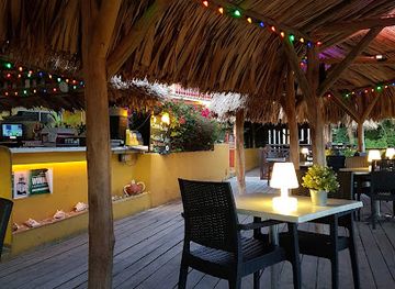 curacao/playa-grandi/restaurant/bahia-beach-bar-restaurant