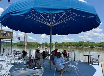 west-virginia/huntington/restaurant/schooner-s-waterfront-grille