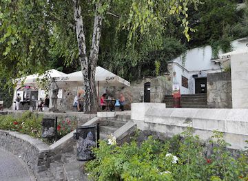 hungary/tokaj-wine-region/restaurant/taverna-halsuto-es-borozo