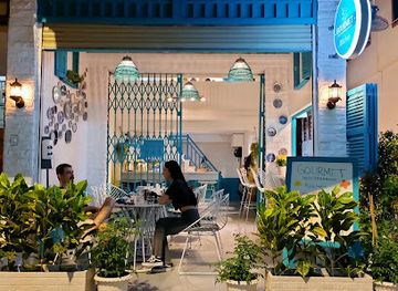 cambodia/phnom-penh/toul-tom-poung/restaurant/gourmet-coffee-breakfast-lunch