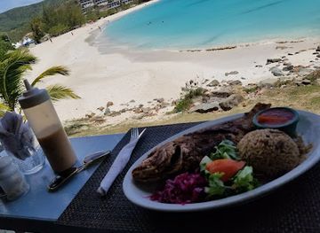 antigua-and-barbuda/darkwood-beach/restaurant/ffryes-beach-bar-dennis-restaurant