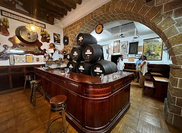 spain/cadiz/restaurant/taberna-la-manzanilla