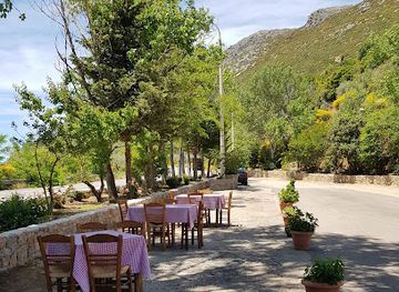greece/mount-parnassus/restaurant/omfalos