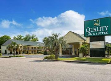 alabama/lake-eufaula/restaurant/quality-inn-suites-near-lake-eufaula