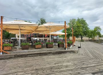 romania/bacau/restaurant/lake-house-island-edition