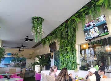 aruba/palm-beach/restaurant/yolo-restaurant-aruba