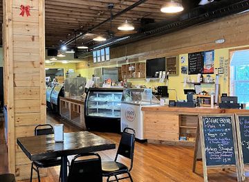 pennsylvania/delaware-water-gap-national-recreation-area/restaurant/marlucas