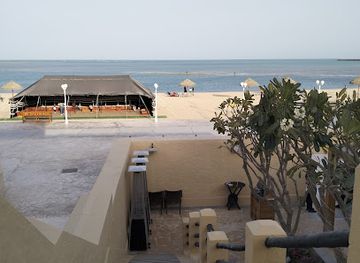 qatar/al-wakra-beach/restaurant/emshoot