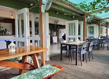 fiji/levuka/restaurant/paradiso-bar