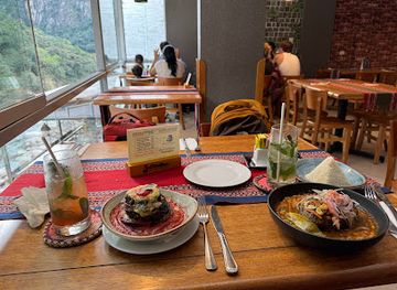 peru/andean-highlands/restaurant/chullos-restaurant-craft-beer