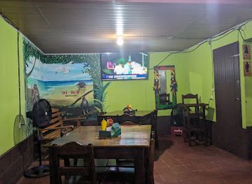 costa-rica/tortuguero-national-park/restaurant/pollo-frito