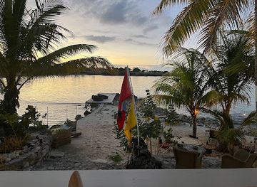 antigua-and-barbuda/half-moon-bay/restaurant/cecilia-s