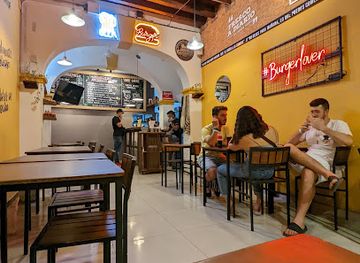 colombia/santa-marta/restaurant/smr-burger-house