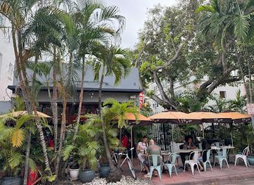 florida/miami-beach/restaurant/a-la-folie-cafe