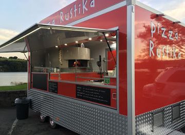 ireland/kinsale/restaurant/p-i-z-z-a-r-u-s-t-i-k-a