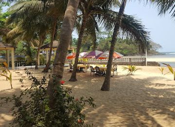 sierra-leone/river-number-two-beach/restaurant/franco-s