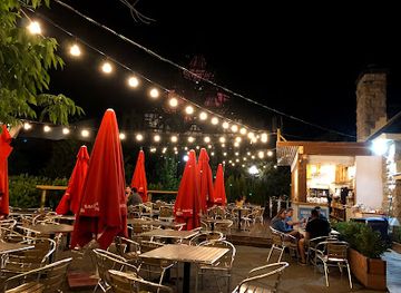 canada/ottawa-valley/restaurant/tavern-on-the-hill