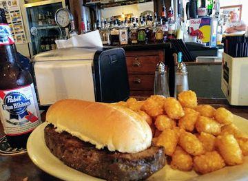 wisconsin/kenosha/restaurant/century-pub-and-eatery