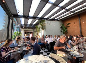 canada/toronto/yorkville/restaurant/trattoria-nervosa