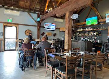 HQ Restaurant and Tap House