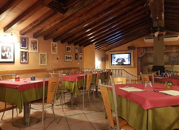 italy/san-gimignano/restaurant/il-trovatore
