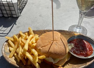 jamaica/montego-bay/ironshore/restaurant/the-mariner-seaside-bar-and-grill