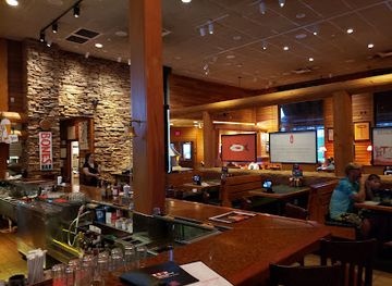 pennsylvania/erie/restaurant/smokey-bones-erie