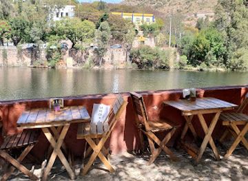 mexico/guanajuato/la-presa/restaurant/food-trucks-la-presa