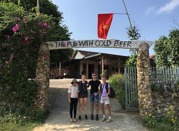 vietnam/north-central-coast/restaurant/pub-with-cold-beer