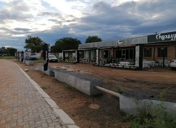 botswana/mahalapye/restaurant/thyrsus