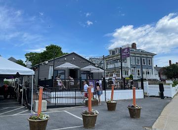 massachusetts/gloucester/restaurant/yella-on-the-water