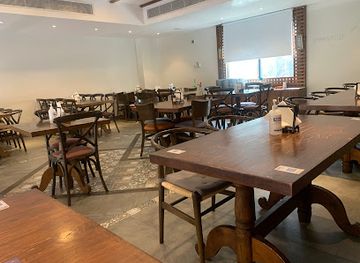 bahrain/bahrain-international-circuit/restaurant/shahnameh-restaurant