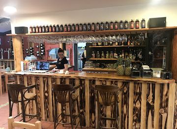 chile/puerto-varas/restaurant/zeppelin-resto-bar