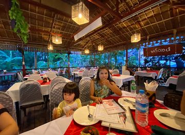 myanmar-burma/ngapali/restaurant/mr-june-restaurant